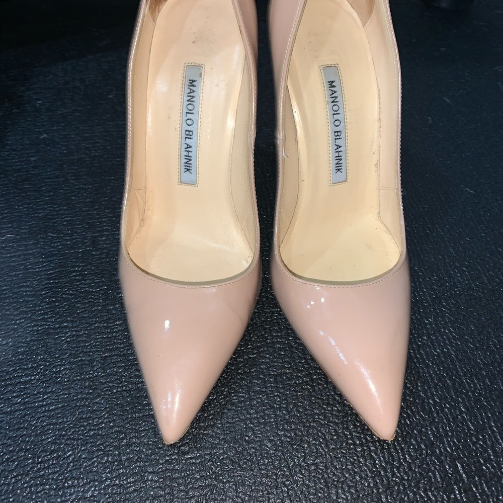 Manolo Blahnik beige pumps - Picture 2 of 2